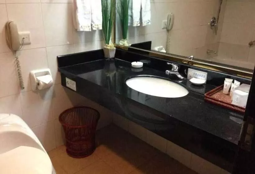 Fotos del hotel Lifu   Huang Pu Road Run Du:  5