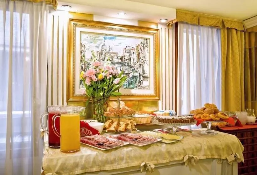 Fotos del hotel Hotel Noemi:  24