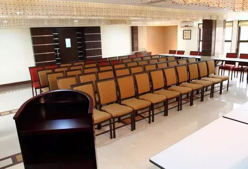 Fotos del hotel Collection O 30016 Citiotel Shivajinagar:  11