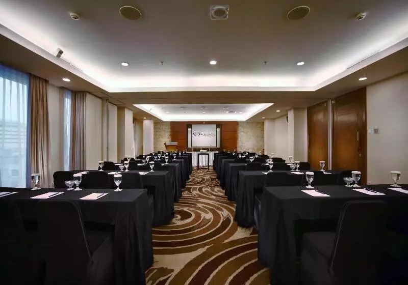 Fotos del hotel Royal Palm Hotel & Conference Center Cengkareng:  5