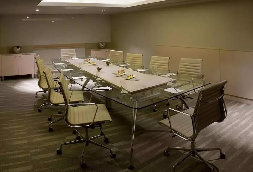 Fotos del hotel The Raintree, Anna Salai:  5