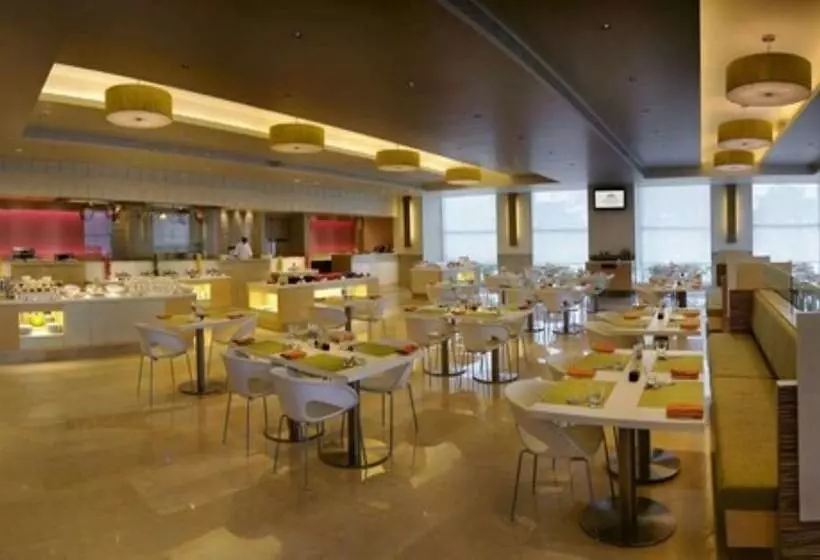 Fotos del hotel The Raintree, Anna Salai:  18