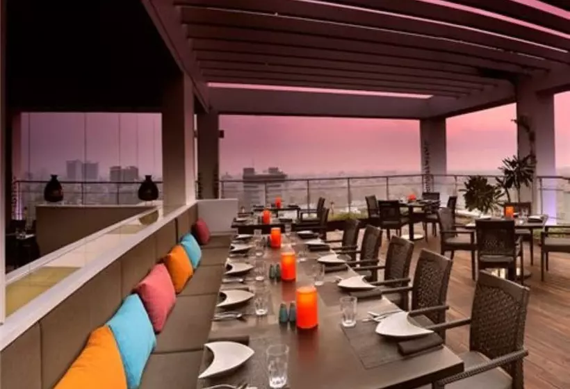 Fotos del hotel The Raintree, Anna Salai:  12