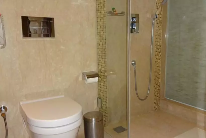 Fotos del hotel The Raintree, Anna Salai:  13