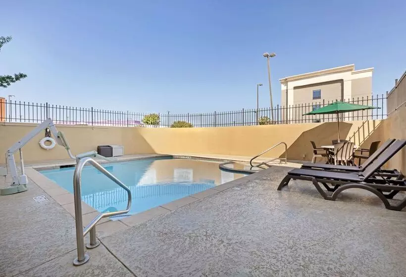 Fotos del hotel Comfort Suites West Dallascockrell Hill:  24