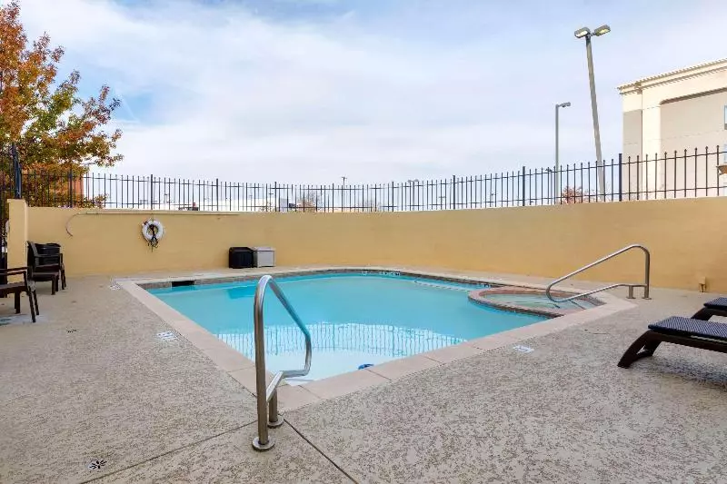 Fotos del hotel Comfort Suites West Dallascockrell Hill:  20