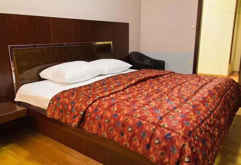 Fotos del hotel Atina:  2