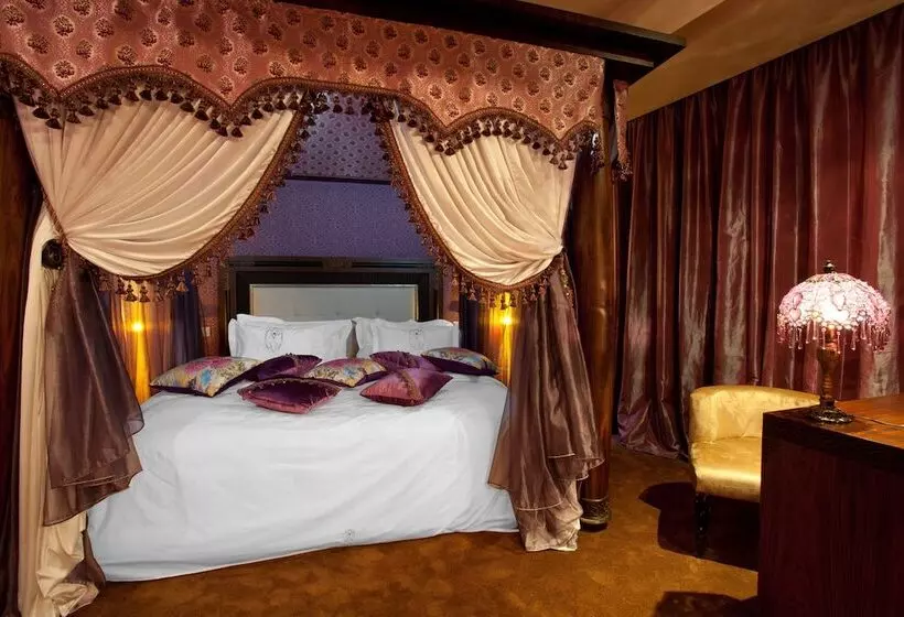 Fotos del hotel Art Palace Suites & Spa  Châteaux & Hôtels Collection:  18