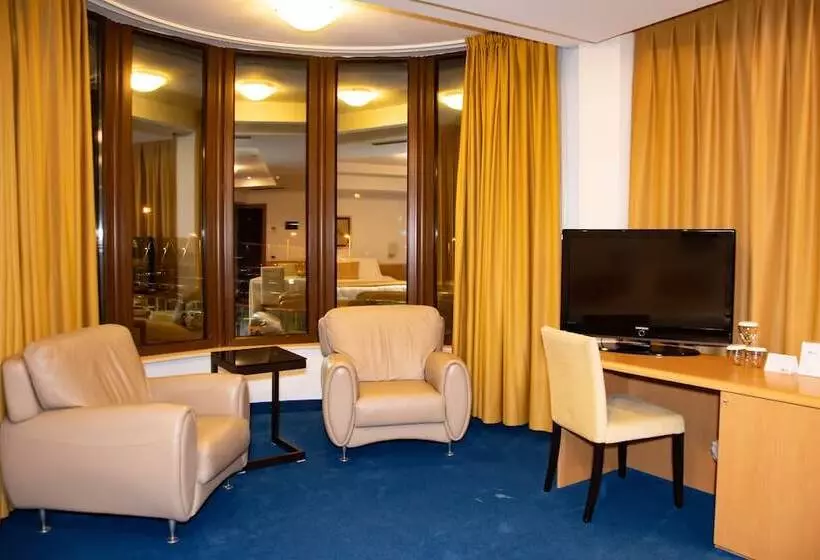 Fotos del hotel Airport Tirana:  2