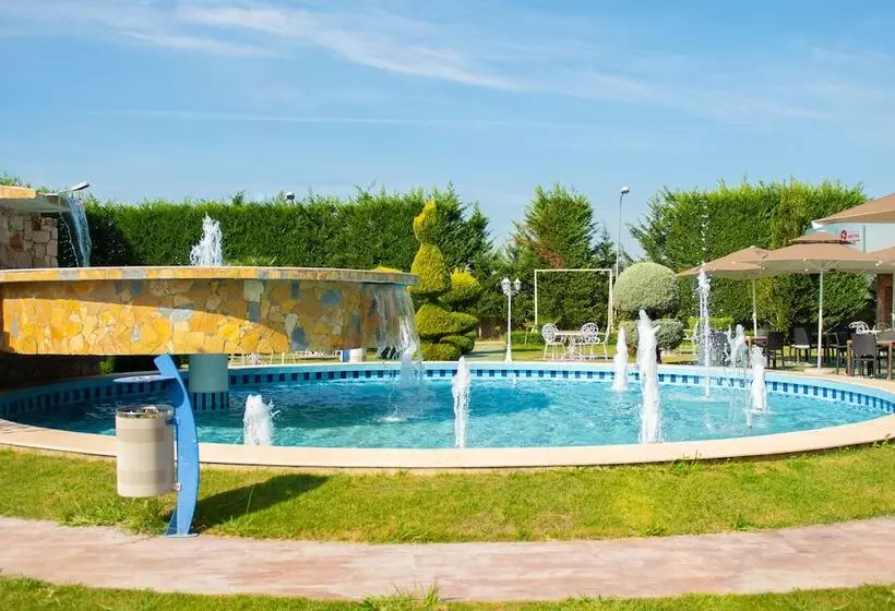 Fotos del hotel Airport Tirana:  12