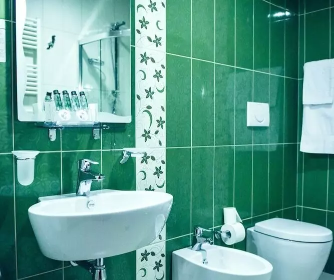 Fotos del hotel Airport Tirana:  9