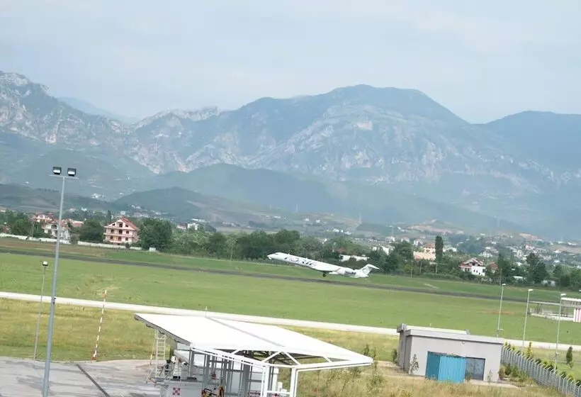 Fotos del hotel Airport Tirana:  17