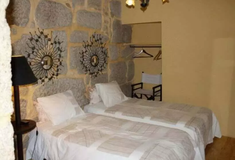 Residencia Pedra Antiga