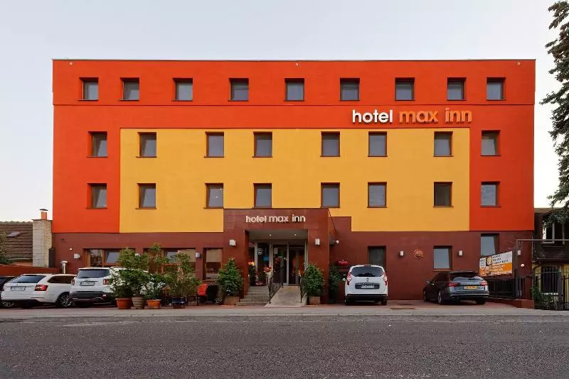 Max Inn