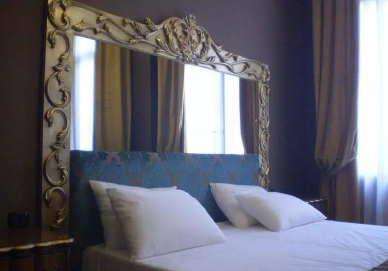 Fotos del hotel Pesaro Palace:  25