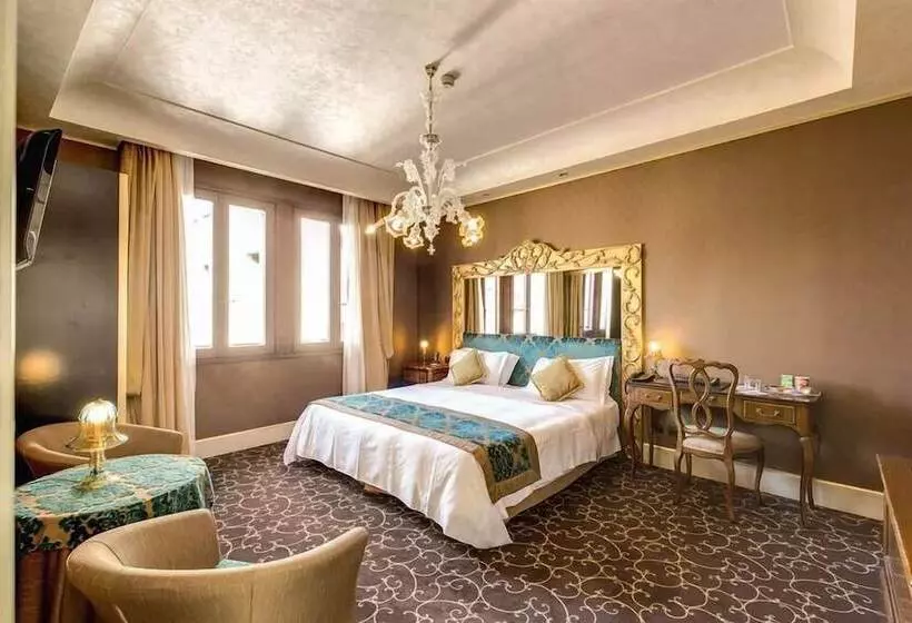 Fotos del hotel Pesaro Palace:  8