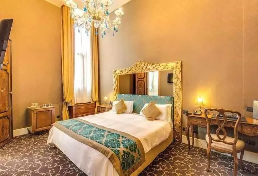 Fotos del hotel Pesaro Palace:  5