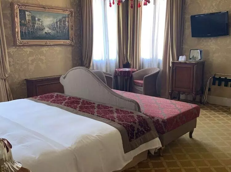 Fotos del hotel Pesaro Palace:  3