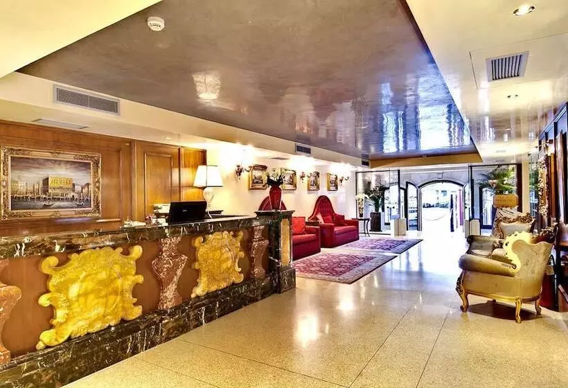 Fotos del hotel Pesaro Palace:  2