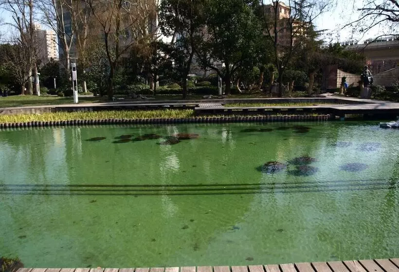 Shanghai Cosmo World Union Service Apartment