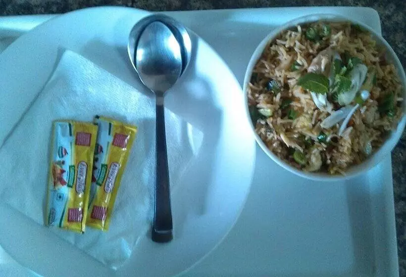 Fotos del hotel Indira International Inn:  16