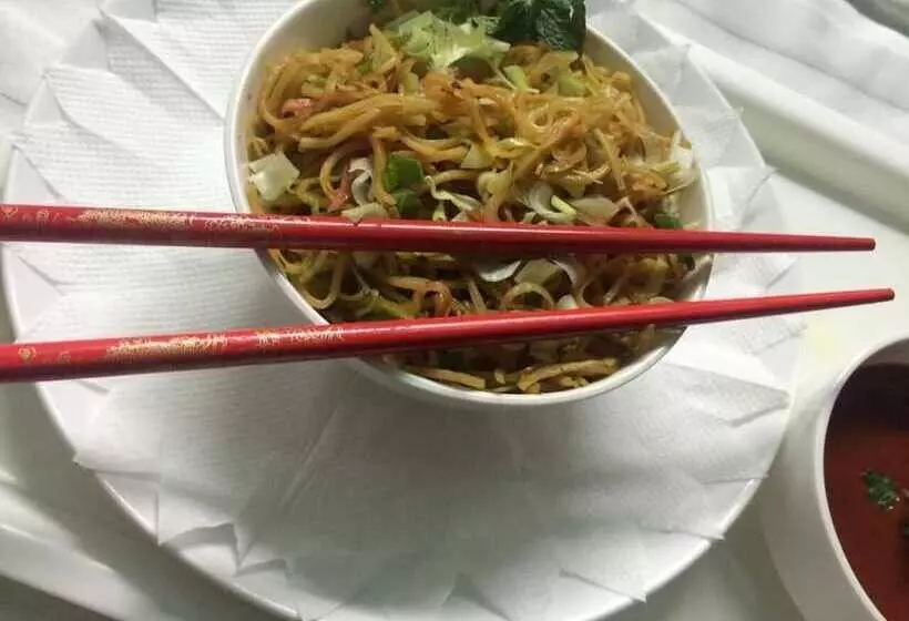 Fotos del hotel Indira International Inn:  12