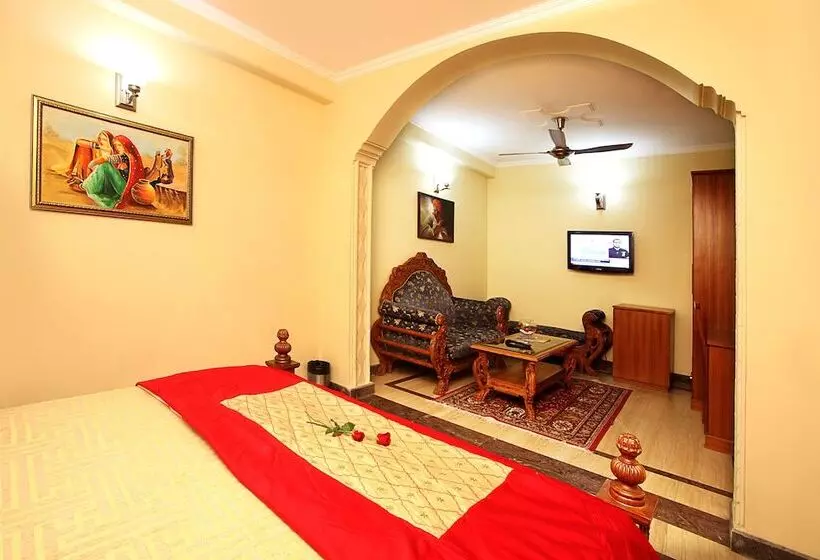 Fotos del hotel Indira International Inn:  24