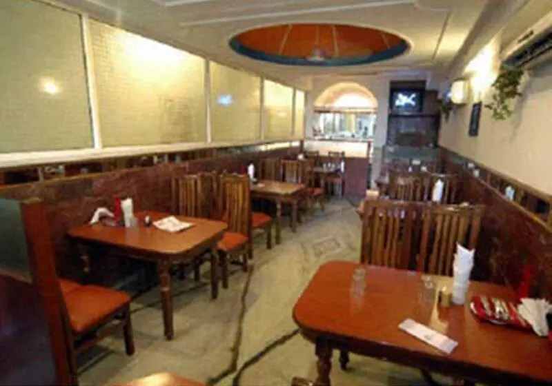 Fotos del hotel Indira International Inn:  19