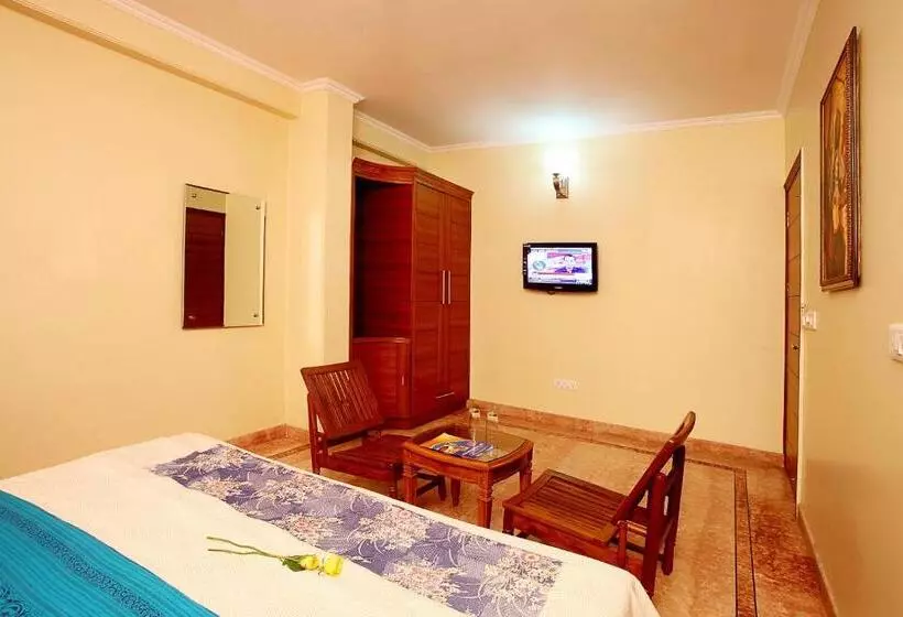 Fotos del hotel Indira International Inn:  14