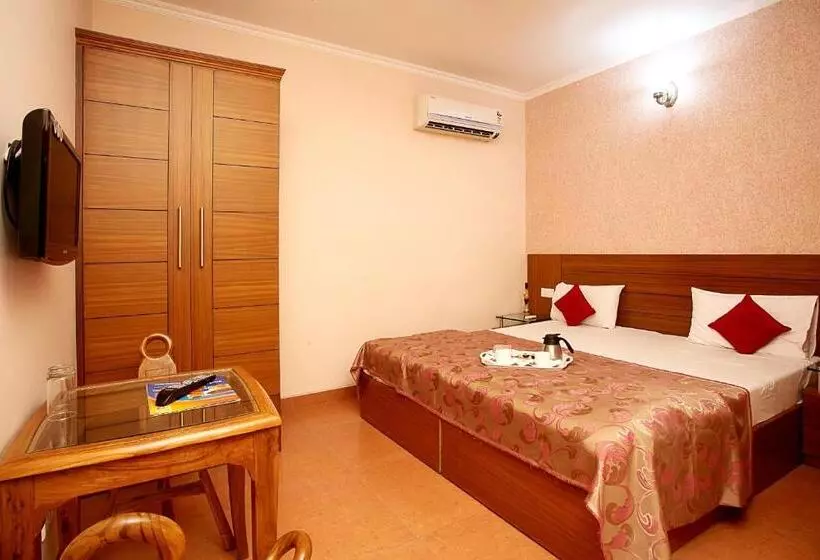 Fotos del hotel Indira International Inn:  10