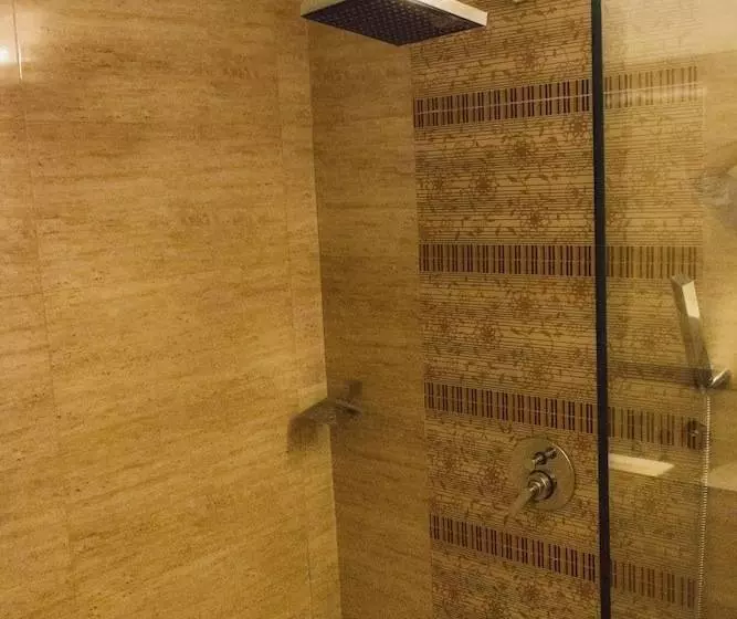 Fotos del hotel Landmark Suites:  4