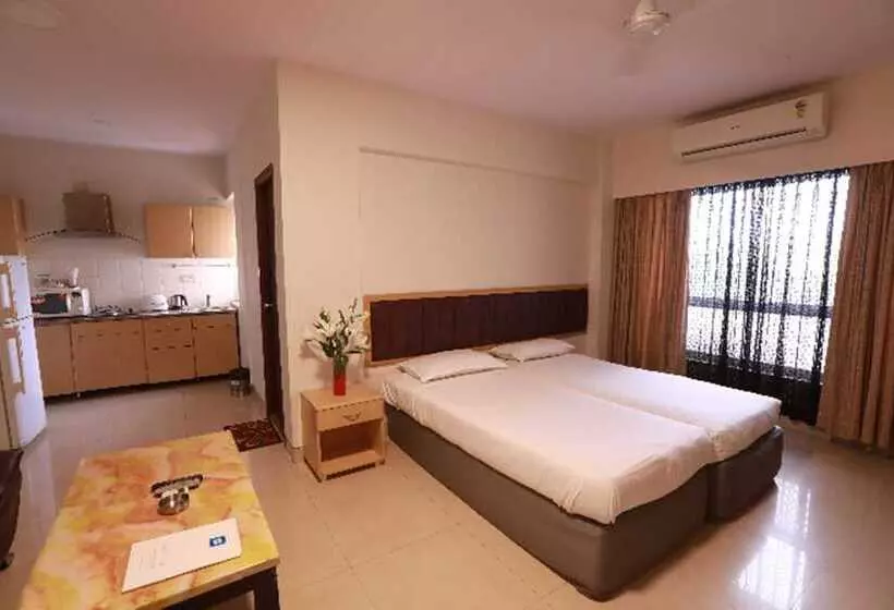 Fotos del hotel Landmark Suites:  2