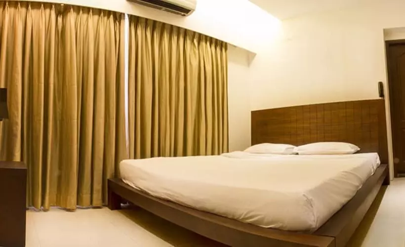 Fotos del hotel Landmark Suites:  15