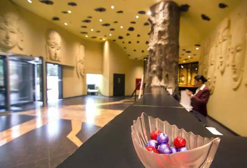 Fotos del hotel Sterlings Mac  & Suites:  2