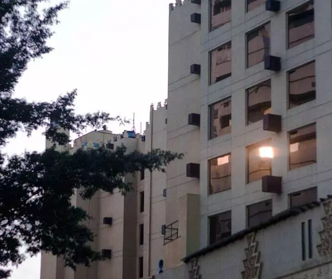 Fotos del hotel Sterlings Mac  & Suites:  11