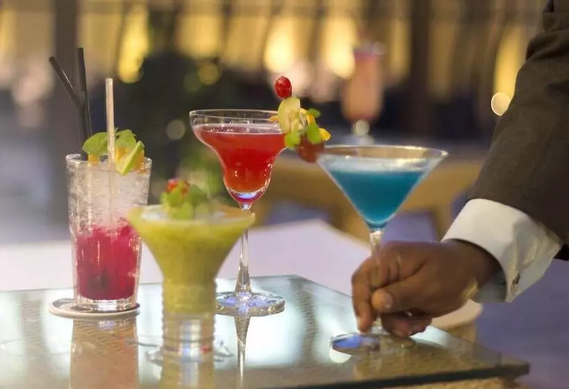 Fotos del hotel Sterlings Mac  & Suites:  12