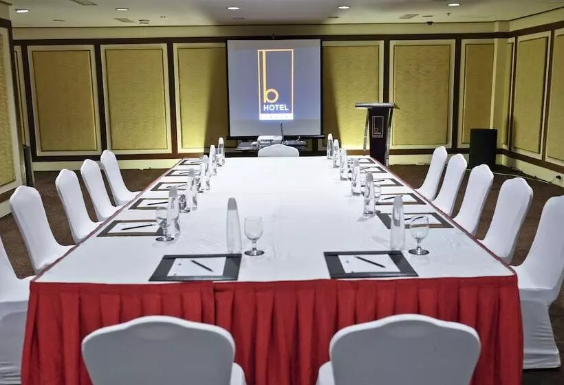 Fotos del hotel The B:  8