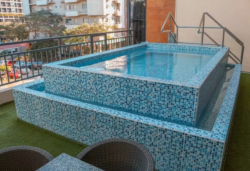 Fotos del hotel The B:  3