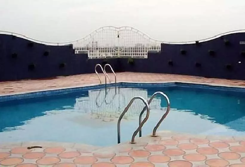 Fotos del hotel The Checkers:  3