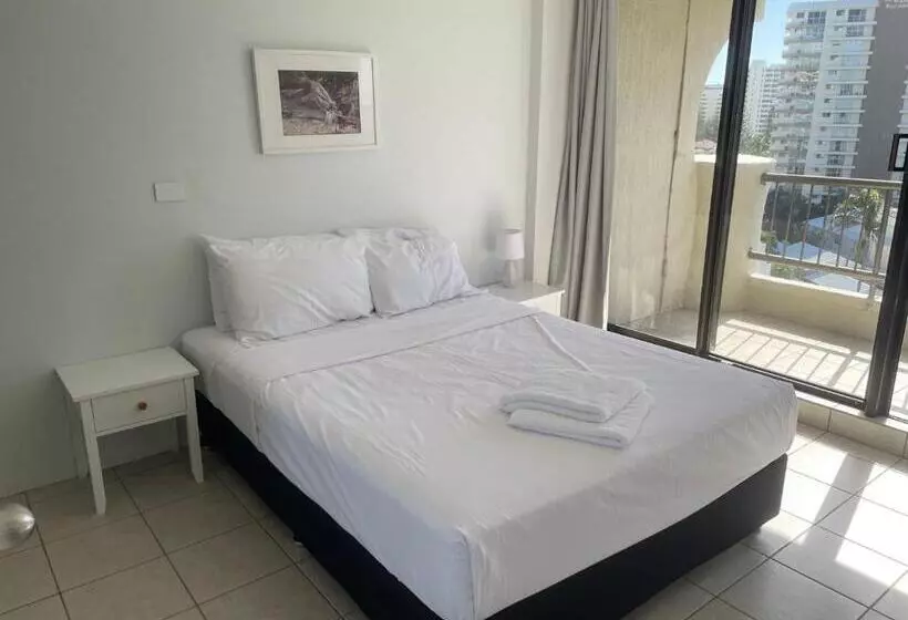 Fotos del hotel Aristocrat Apartments:  9