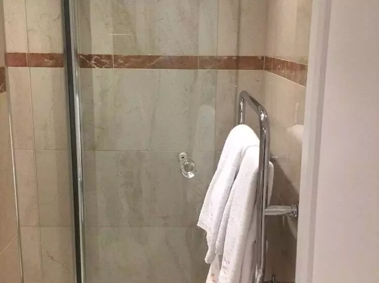 Fotos del hotel The New London Carlton Hotel & Service Apartments:  12