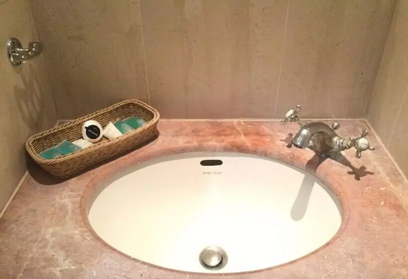 Fotos del hotel The New London Carlton Hotel & Service Apartments:  24