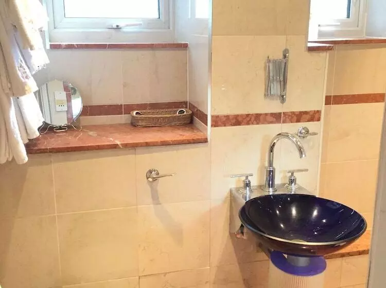 Fotos del hotel The New London Carlton Hotel & Service Apartments:  23