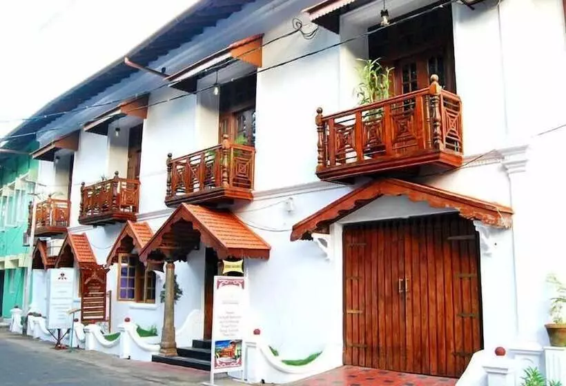 Fotos del hotel Rossitta Wood Castle:  7