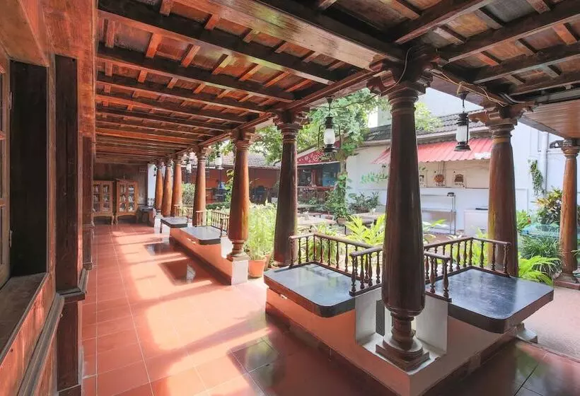 Fotos del hotel Rossitta Wood Castle:  2