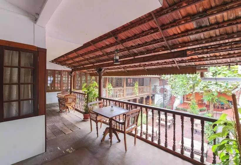 Fotos del hotel Rossitta Wood Castle:  8