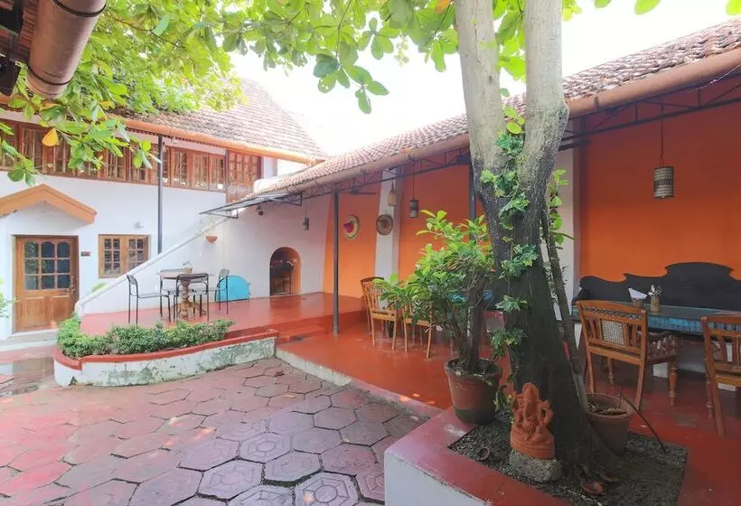 Fotos del hotel Rossitta Wood Castle:  10