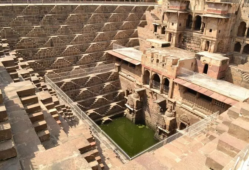 Fotos del hotel Umaid Lake Palace  An Organic Retreat:  19