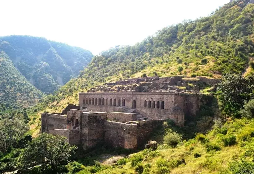 Fotos del hotel Umaid Lake Palace  An Organic Retreat:  23