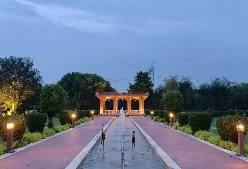 Fotos del hotel Umaid Lake Palace  An Organic Retreat:  15